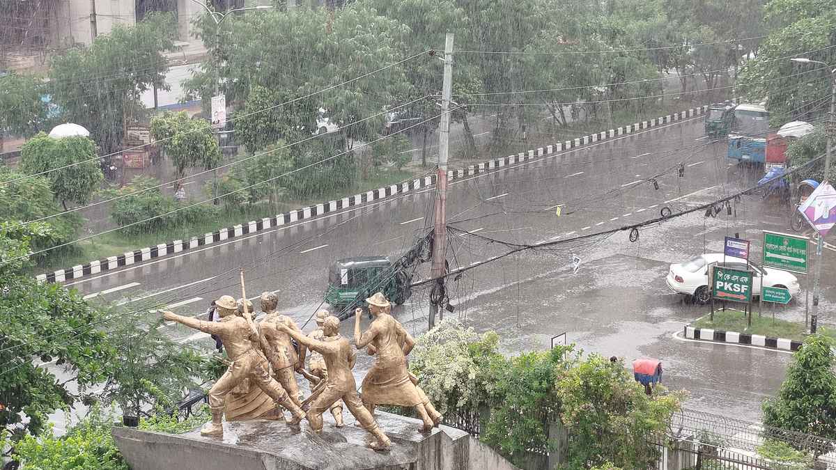 রাজধানীতে স্বস্তির বৃষ্টি